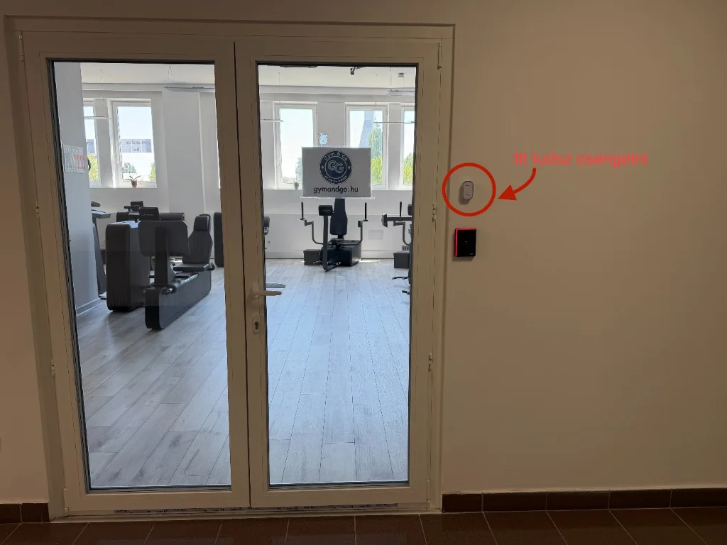 Gym & Go belső bejárat és csengő